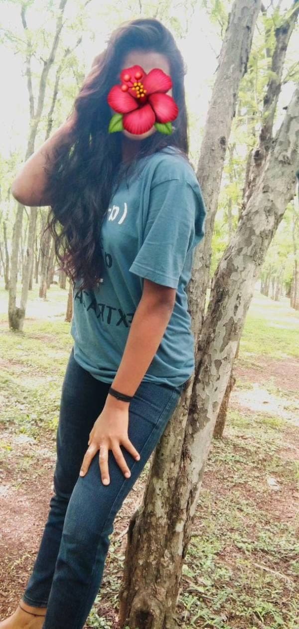 Only Rs 3000 දැන් Full Service වලට ඉන්නවා ලස්සන හොද Sexy කෙල්ලෙක් Rs 3000 — photo 1
